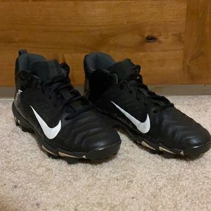 Boys Nike Alpha Football Cleats- Size 5.5